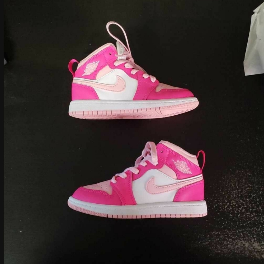 Jordan 1 Mids - Fierce Pink -Sz 11c